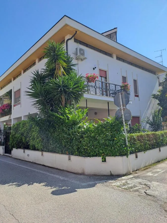 Bed and breakfast per 3 persone, con giardino - 1