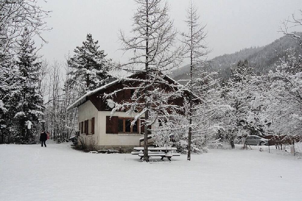 Attractive family chalet sleeps 10 to 12 in Val d'Allos in Villars-Colmars, Castellane und Umgebung