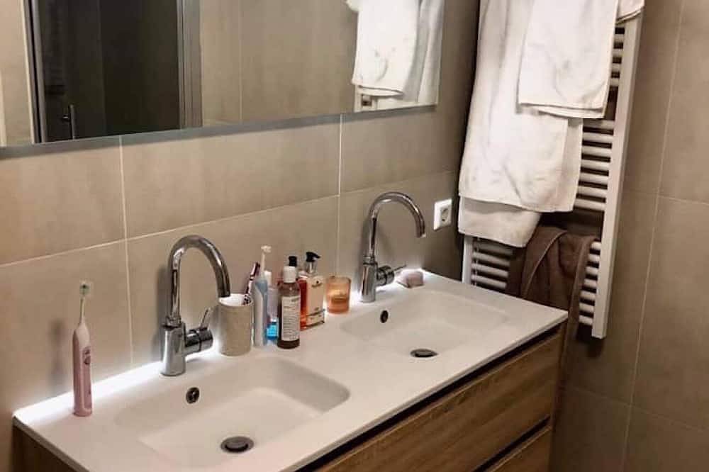 Appartement entier, Appartement de charme avec 2 chambres à proximité de Lille in Cambrai, Département Nord