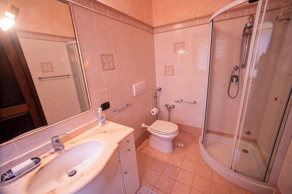 Beautiful intime Villa with private pool 3 Bedrooms Sleep 7 in Panicale, Lake Trasimeno