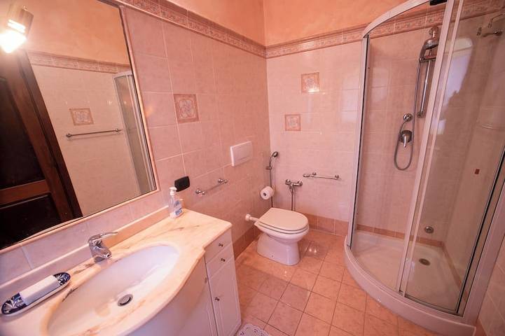 Beautiful intime Villa  with private pool  3 Bedrooms  Sleep 7 in Panicale, Lago Trasimeno