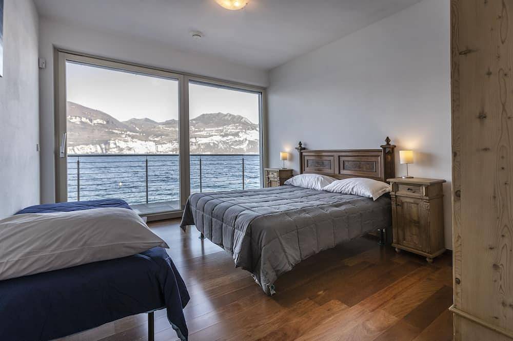 Neue Casaclima Gold Villa am See mit großem Garten für absolute Entspannung in Brenzone, Gardasee-Berge