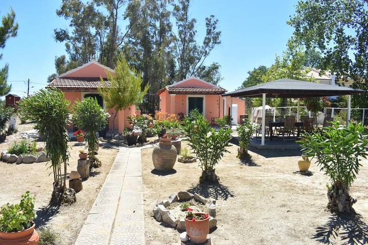 Bungalow für 4 Personen, mit Balkon und Terrasse sowie Garten und Ausblick auf Korfu - 2