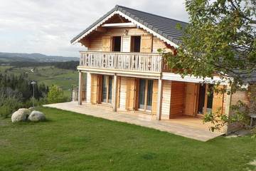 Chalet pour 6 personnes, avec jardin et balcon dans Lozère