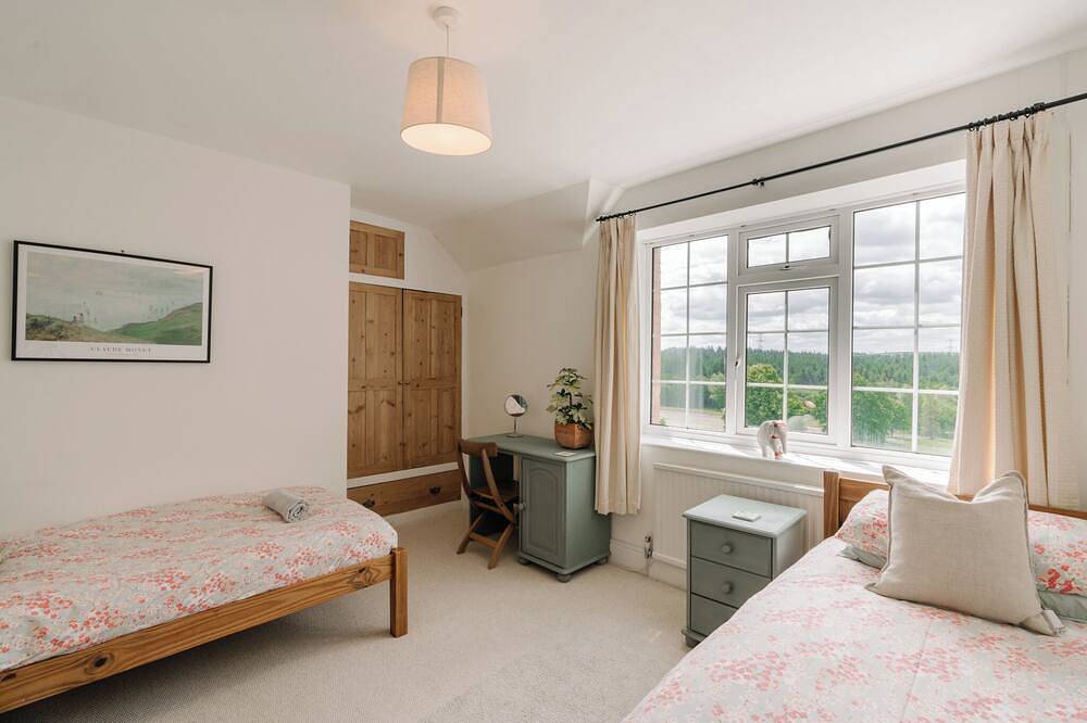 Large Group Holiday Accommodation – 3 Cottages Sleeping 18 in North Devon in Bideford, Devon