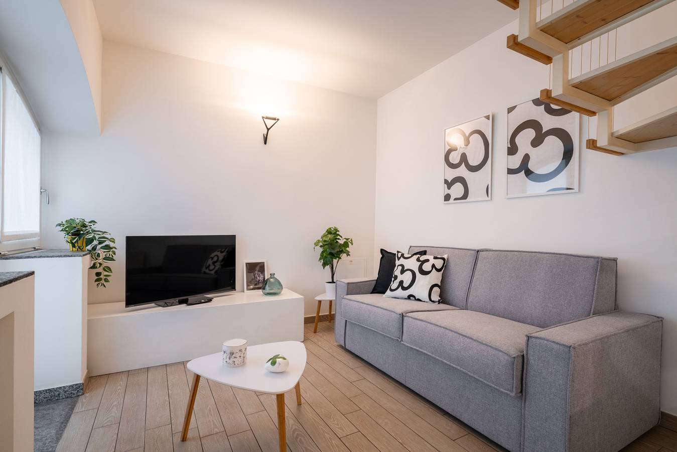 Entire apartment, Viale Lecco 105 by Wonderful Italy in Como, Lake Como