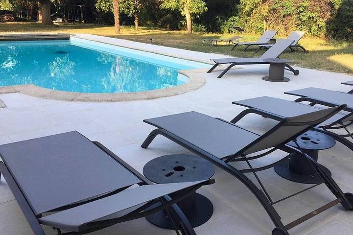 Location de vacances pour 15 personnes, avec terrasse à Saint-Pierre-de-Maillé