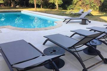 Gîte pour 15 personnes, avec terrasse à Saint-Pierre-de-Maillé