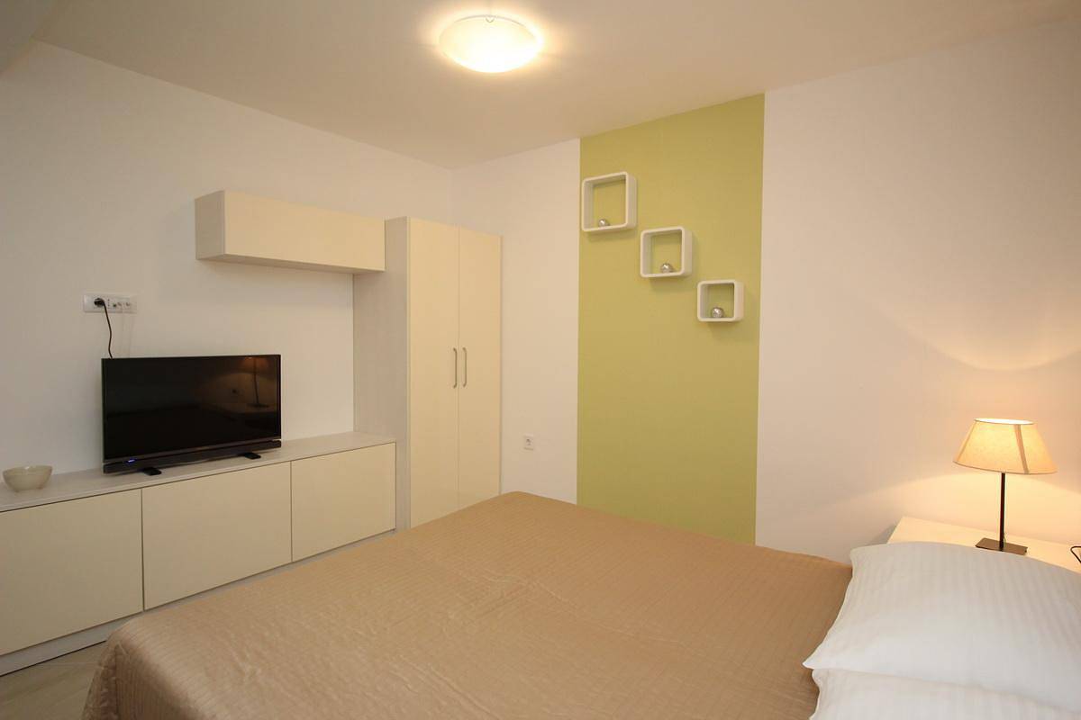 Apartamento vacacional entero, Flat in Baška with shared pool and barbecue in Baska, Krk (isla)