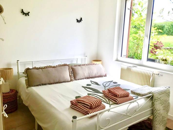 Gîte pour 4 personnes, avec vue ainsi que terrasse et jardin à Le Fied - 2