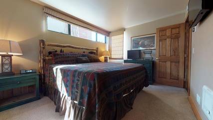 Vacation Apartment for 7 Guests in Mammoth Lakes, Mammoth Mountain, Picture 2