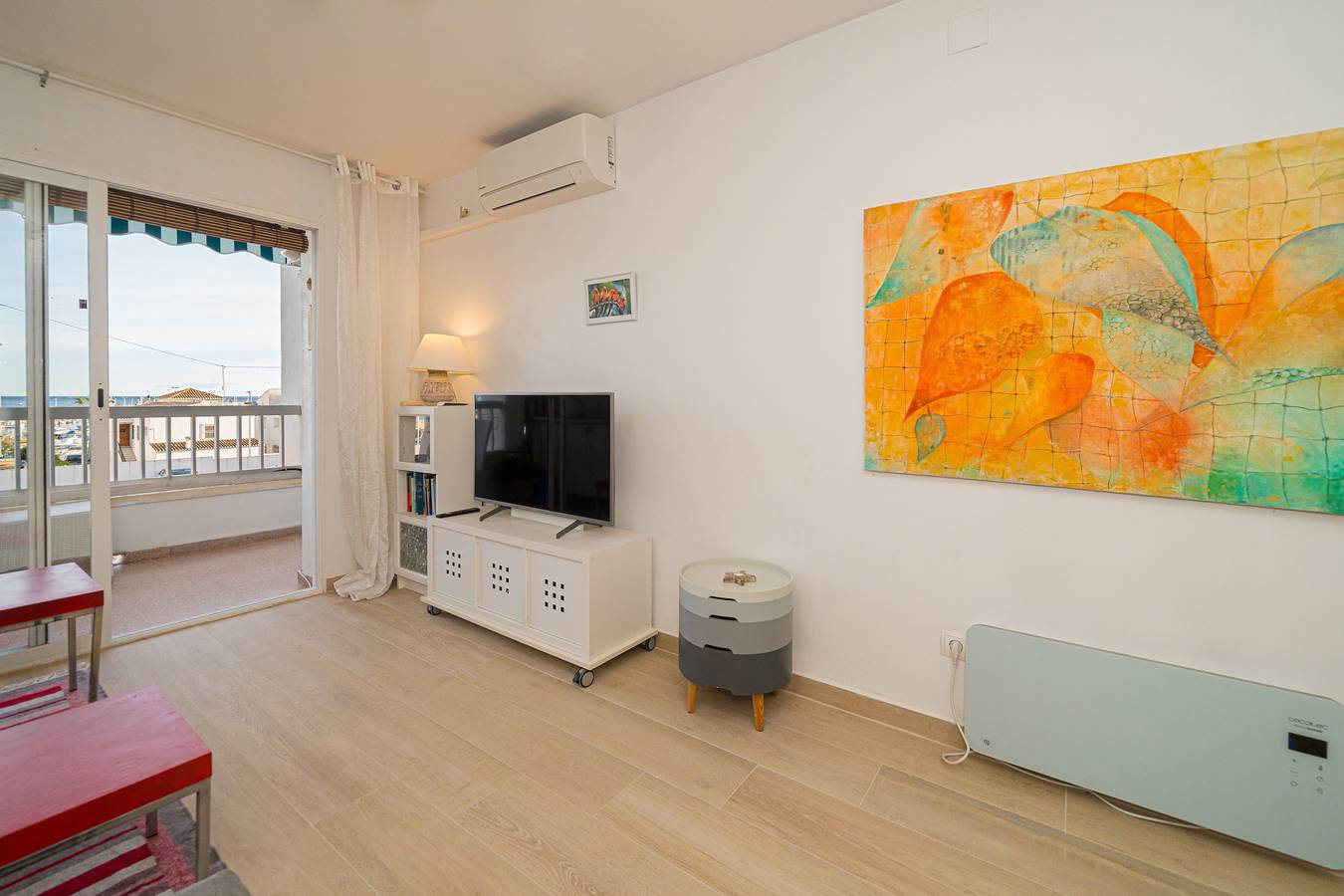 Apartamento entero, Apartamento "Casa Altea-Mar" cerca de la playa con piscina compartida y Wi-Fi in Altea pueblo, Altea