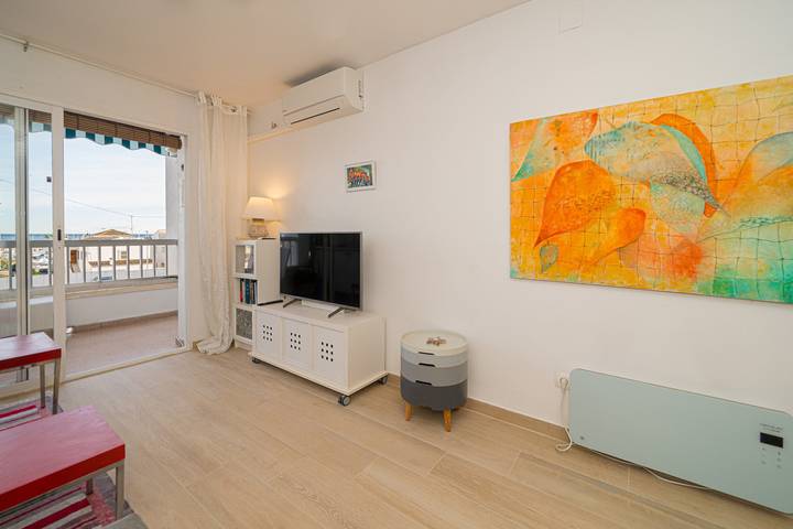 Apartamento entero, Apartamento "Casa Altea-Mar" cerca de la playa con piscina compartida y Wi-Fi in Altea pueblo, Altea