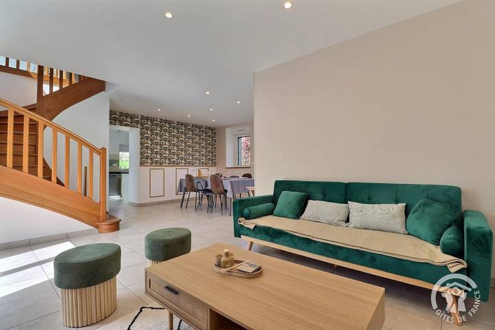Gîte pour 6 personnes, avec Terrasse ainsi que Jardin et Vue à Dingé