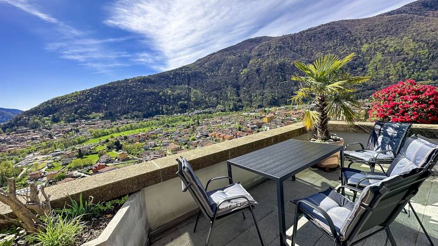 Ferienwohnung für 4 Personen, mit Balkon und Pool sowie Sauna und Seeblick in Comune di Cannobio - 2