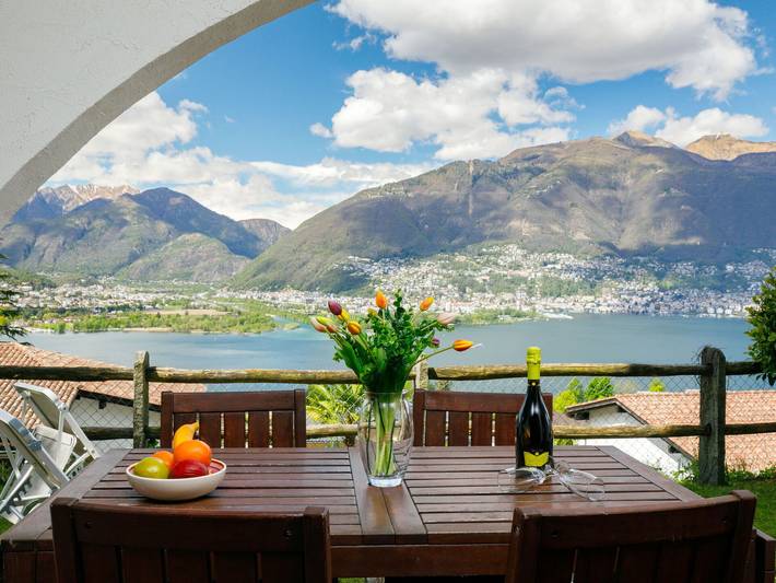 Ferienwohnung für 2 Personen, mit Garten und Seeblick sowie Pool in Gambarogno - 2
