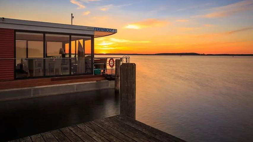Boot für 4 Personen, mit Terrasse an der Müritz