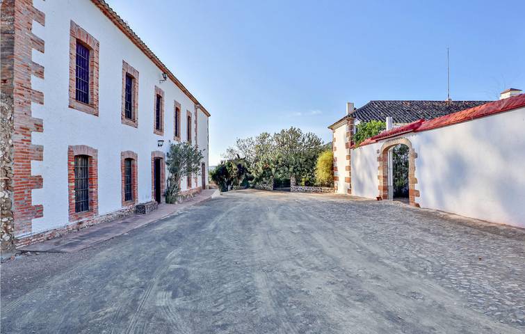 Casa de vacaciones para 20 personas, con vistas además de piscina y jardín, Se admiten mascotas en Sierra Morena - 2