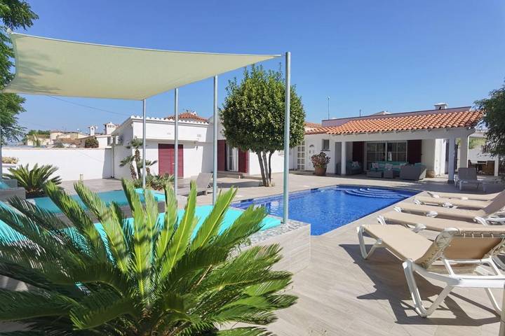 Chalet para 8 personas, con piscina y jardín - 1