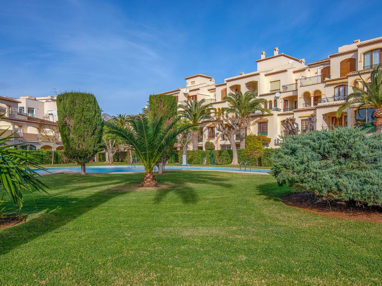 Entire apartment, La Isla in Playa del Arenal, Jávea