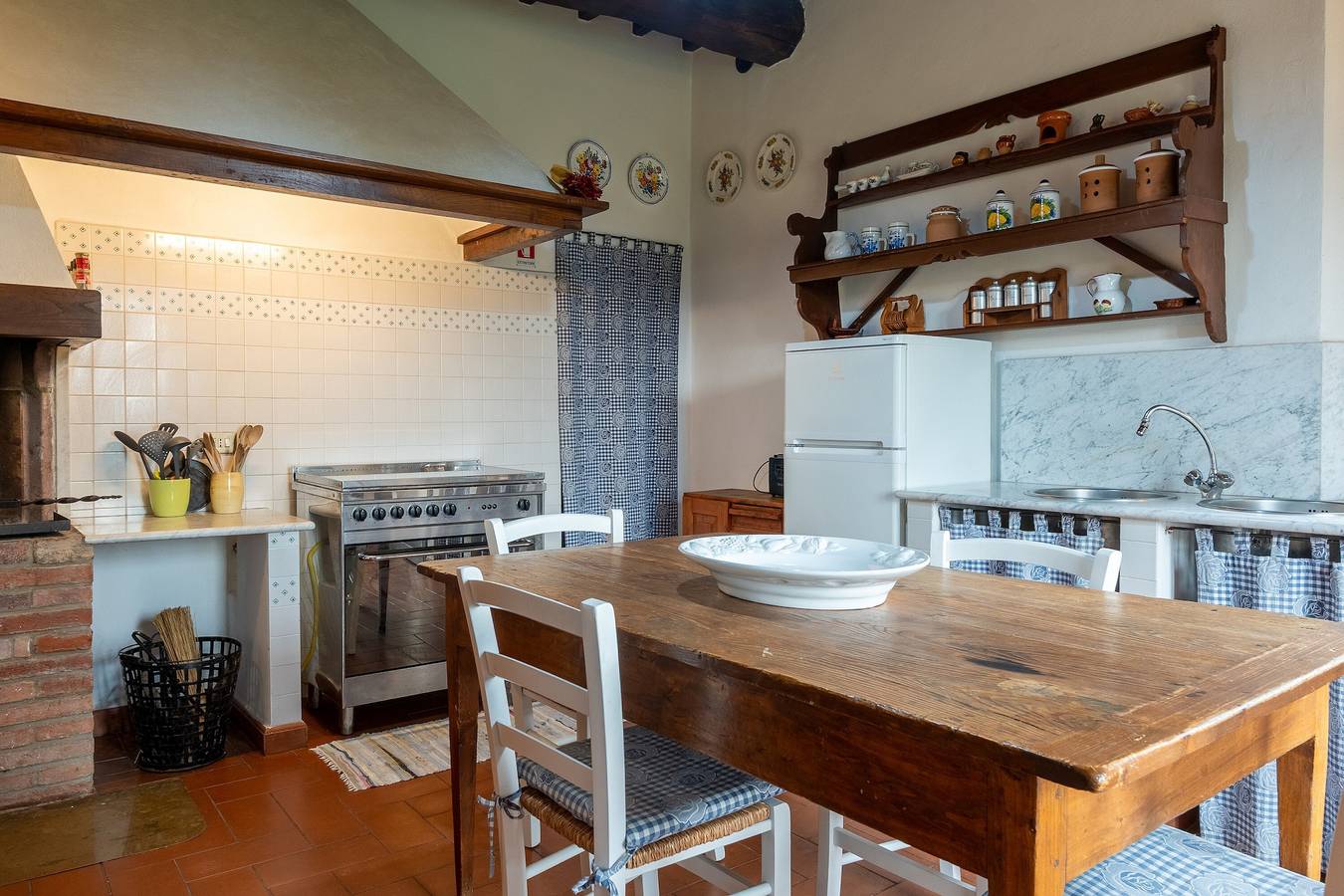 Villa Banditello appartata vista panoramica sulla valle di Montepulciano in Torrita di Siena, Siena e dintorni