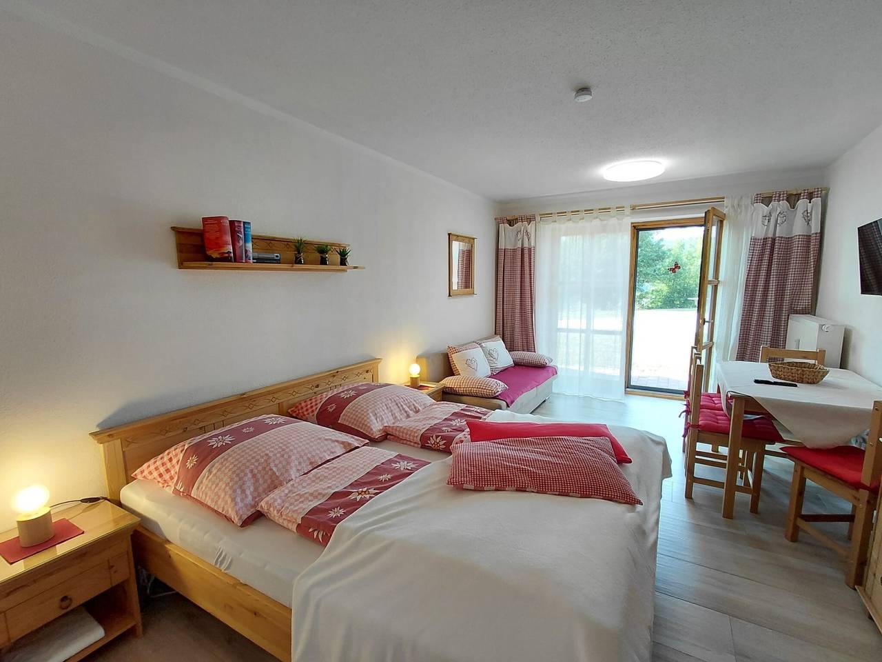 Ganzes Studio, Auszeit am Fluss — Donau, Terrasse in Obernzell, Passauer Land