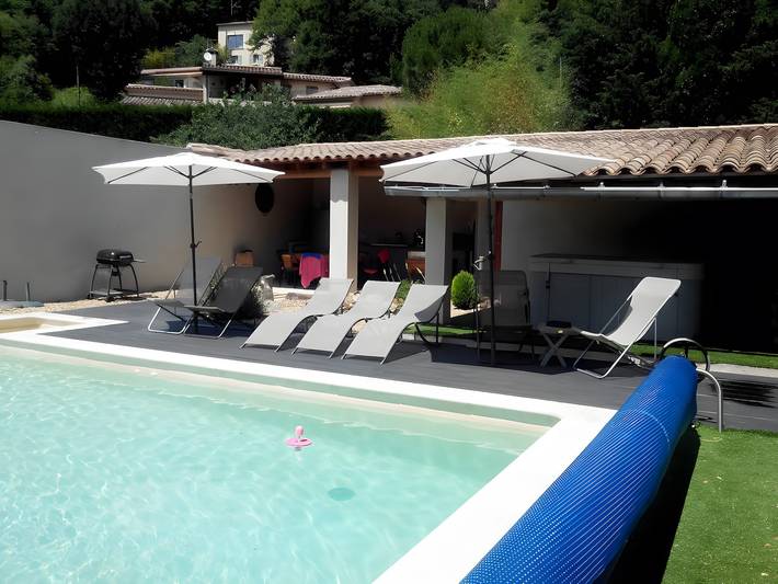 Holiday apartment for 8 people, with hot tub and garden - 1