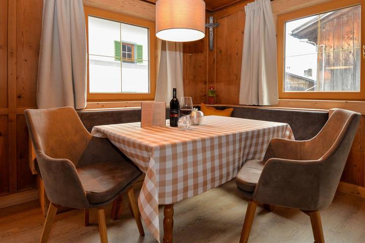 Entire holiday apartment, Ferienwohnung Urig in Untergiblen, Elbigenalp