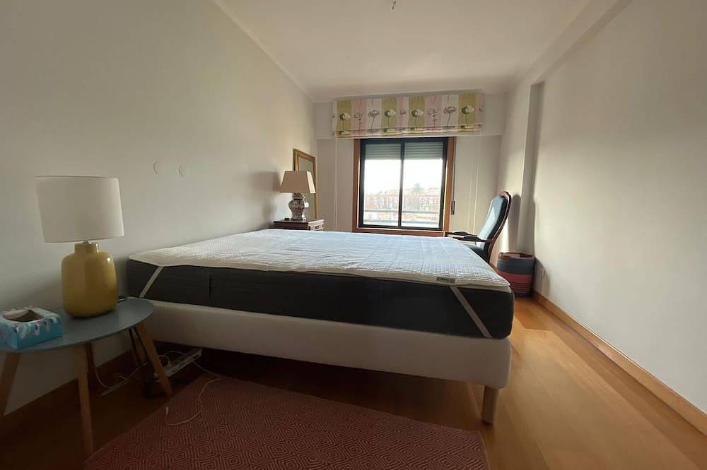 Ganze Wohnung, Seaside family apartment between Lisbon & Cascais - walking distance to beaches in Carcavelos e Parede, Costa de Lisboa