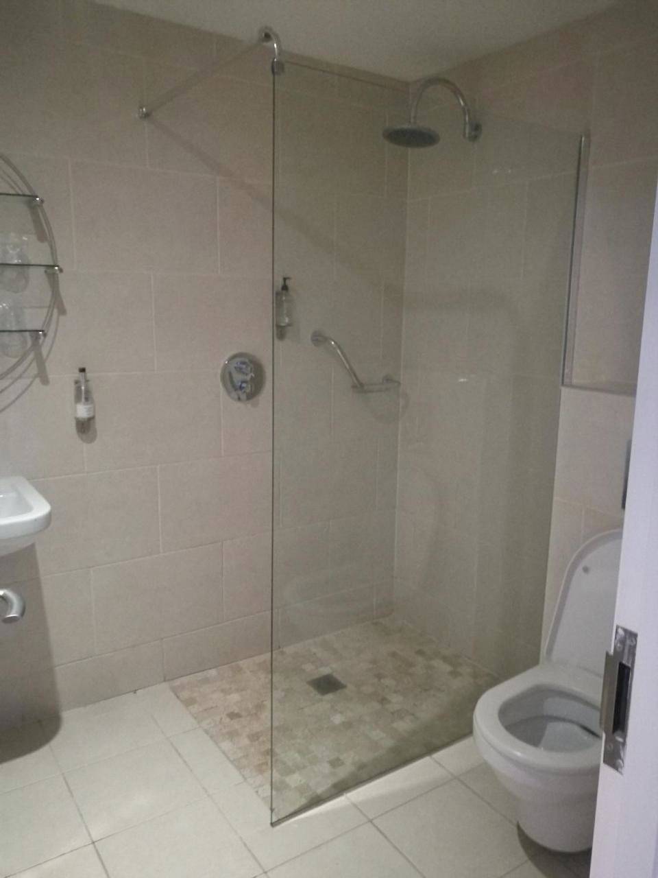 Barley Sheaf, Old Bridge Street En Suite Rooms, Room Only in Truro, Cornwall