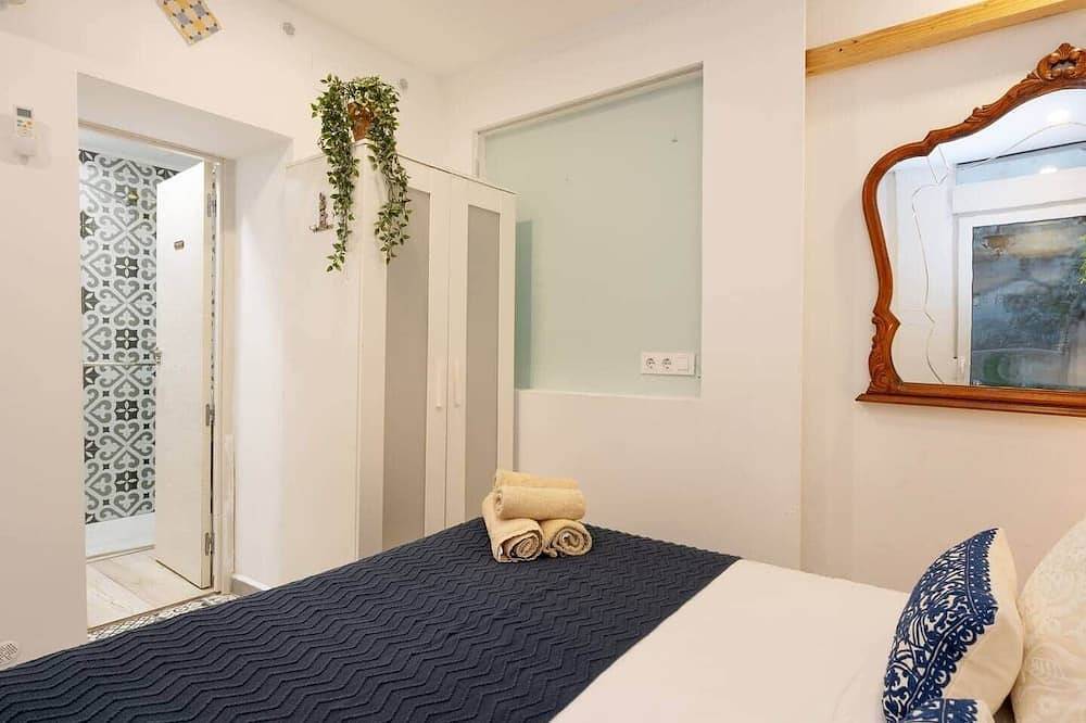Ganze Wohnung, Studio with patio 20' Barcelona Center / 10' walk to the beach / 15' Forum Bcn in Sant Adrià de Besòs, Barcelonès