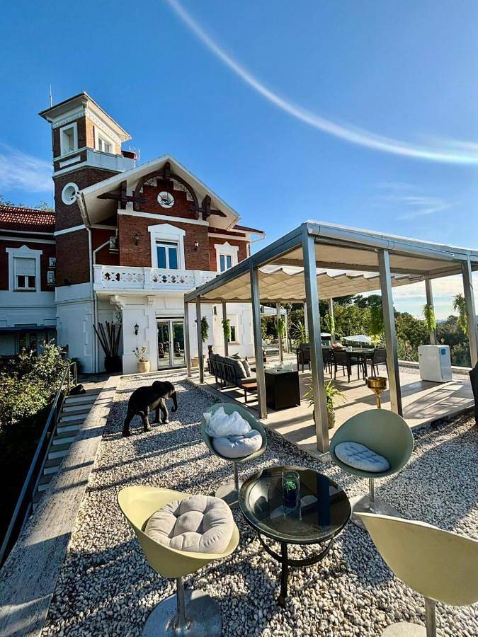 Resort para 2 personas, con vistas y jardín además de terraza y piscina - 1