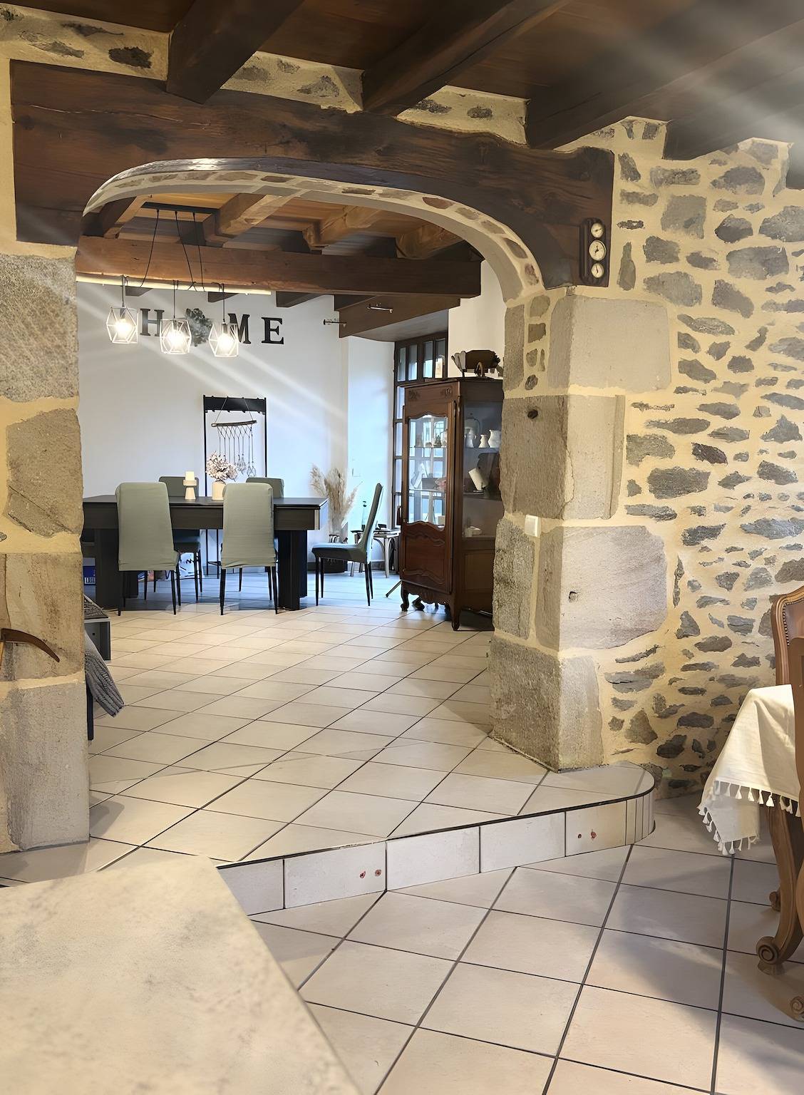 Gîte la Servolle – Comfortabel vakantiehuis nabij winkels, karting en natuur in Bourg-Lastic, Clermont-Ferrand en omgeving