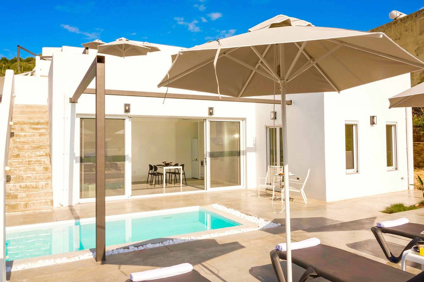 Villa für 4 Personen mit Terrasse in Agia Pelagia, Achlada