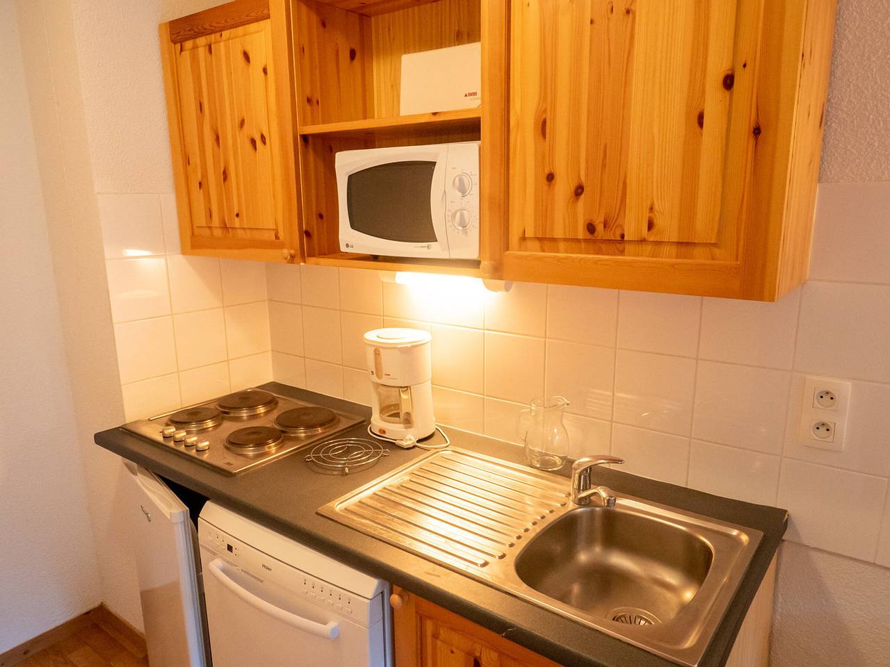 Appartement entier, Appartement cosy 4 pers, proche télécabine, non-fumeur, animaux admis in Valfréjus, Modane