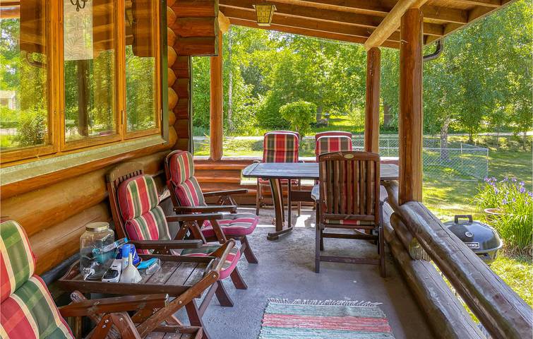 Ferienhaus für 6 Personen mit Garten in Hjälmaren
