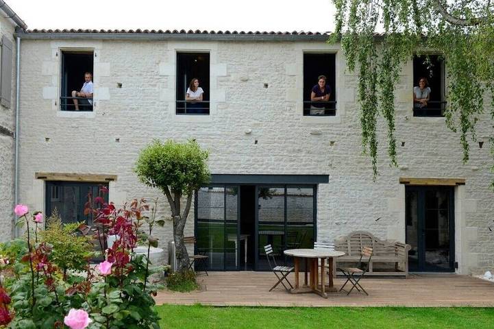 Maison de vacances pour 13 personnes, avec Jacuzzi ainsi que Terrasse et Jardin à Marsilly