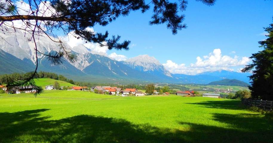 Ferienwohnung für 4 Personen, mit Balkon und Garten sowie Ausblick in Obsteig