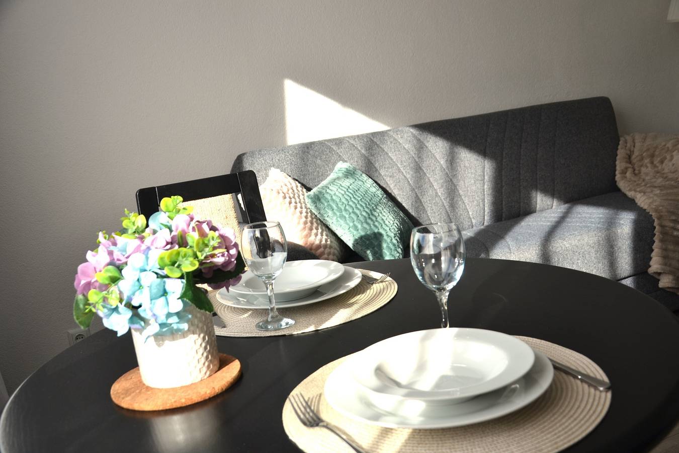 Ganze Wohnung, Apartment 'Rheinstay Business' mit privater Terrasse, Balkon und Wlan in Meiderich/Beeck, Duisburg