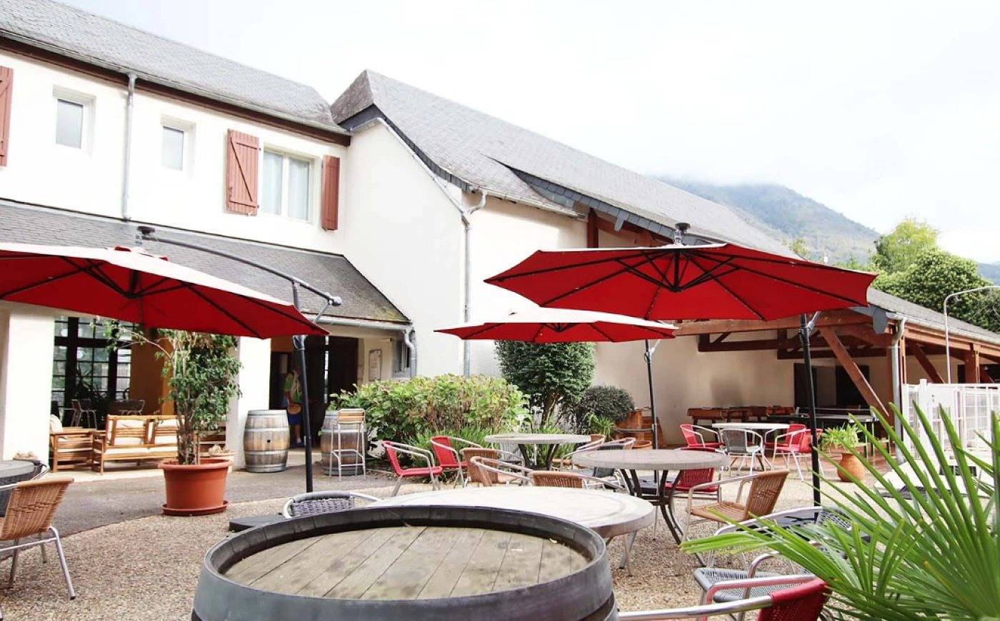 Appartement entier, Zecamping piscine couverte locatif 5 pers in Izeste, Béarn