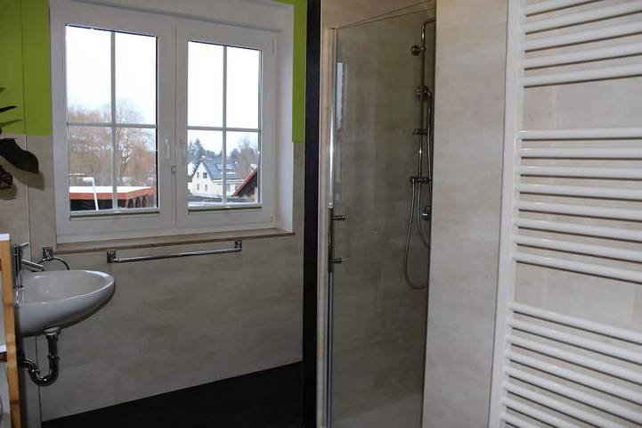 Ganze Wohnung, Ferienwohnung mit Dachterrasse; Bettwäsche, Handtücher, WLAN und zwei Fahrräder in Malchow, Fleesensee