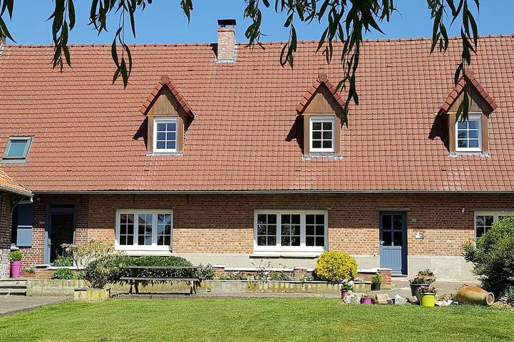 Gîte pour 5 personnes, avec jardin et terrasse à Buysscheure