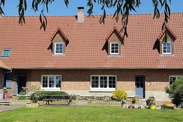Gîte pour 5 personnes, avec terrasse et jardin à Buysscheure