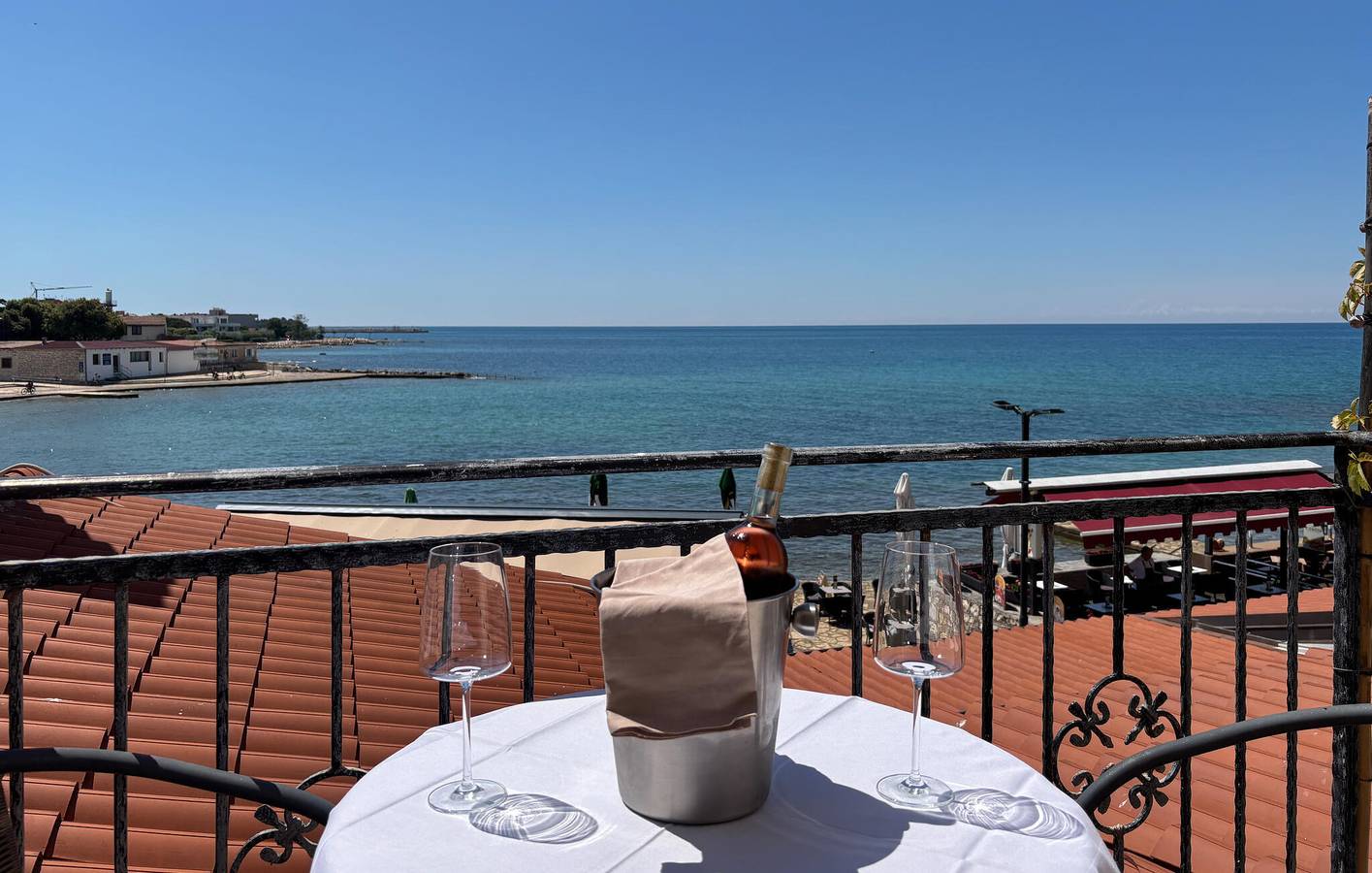 Ganze Ferienwohnung, Charmantes Apartment mit Meerblick und Terrasse, 500 m vom Strand entfernt in Umag, Umag und Umgebung