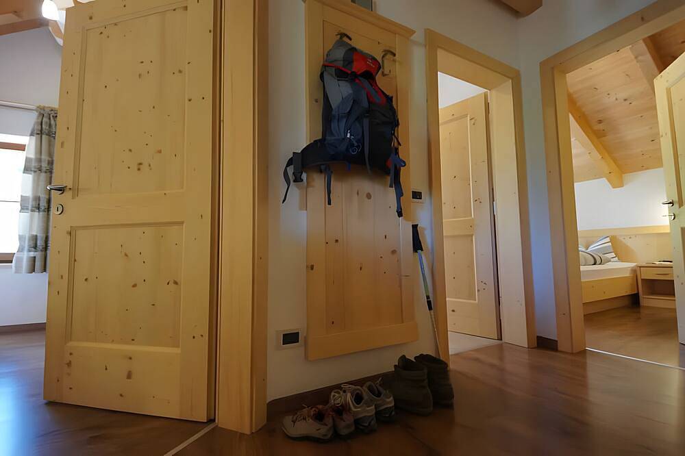 Entire apartment, Apartment 'Rît' with Mountain View, Shared Terrace and Wi-Fi in La Val, Dolomiti Superski