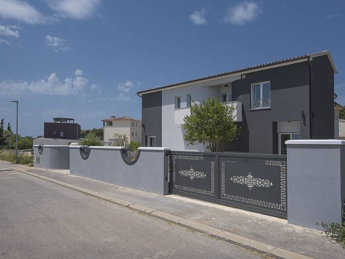 Villa für 9 Personen, mit Balkon und Pool, kinderfreundlich in Premantura - 3
