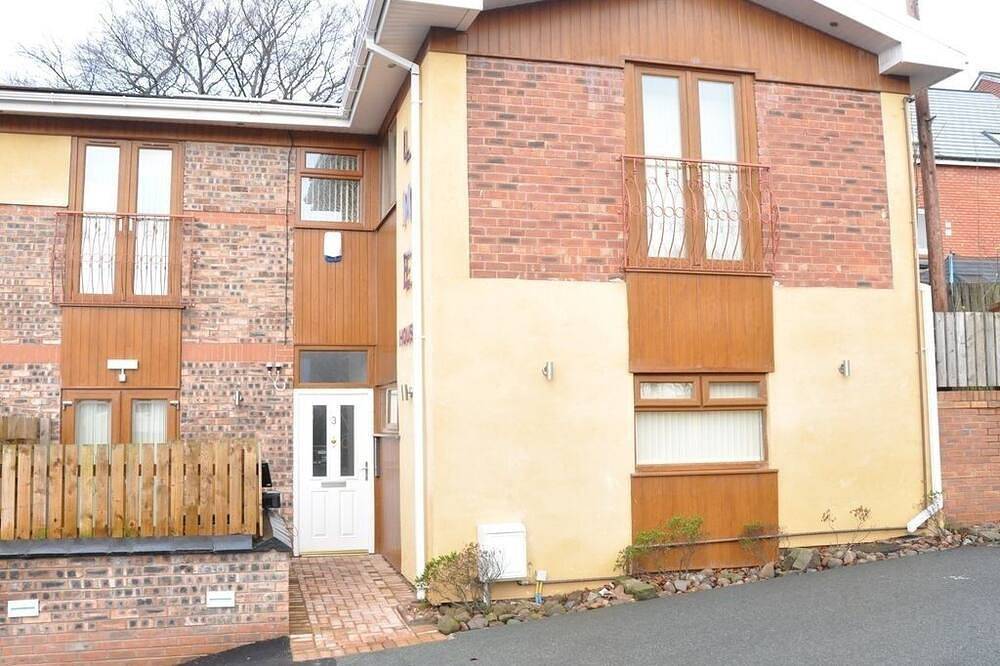 Privates Schlafzimmer - Erdgeschoss, Begrenztes Parken / Wifi in Greater Manchester