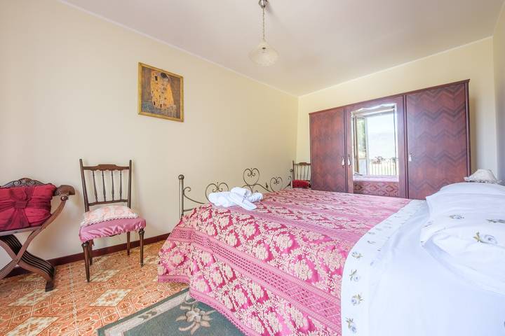 Holiday Home 'Tommaso E Martina' with Mountain View, Wi-Fi and Air Conditioning in Savoca, Messina Provinsen
