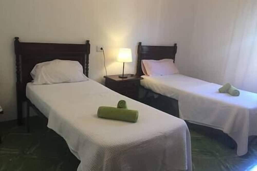 Little House & Garden In Palma Next To University in Palma Old Town, Palma