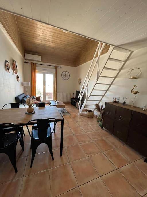 Apartamento entero, Two-Bedroom Apartment in Plage des Chalets, Gruissan